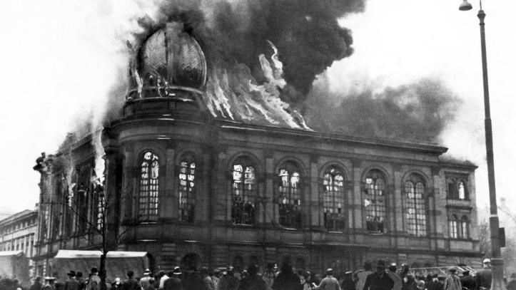 Germany: The Boerneplatz synagogue in flames during Kristallnacht or the 'Night of Broken Glass', Frankfurt, November 10, 1938